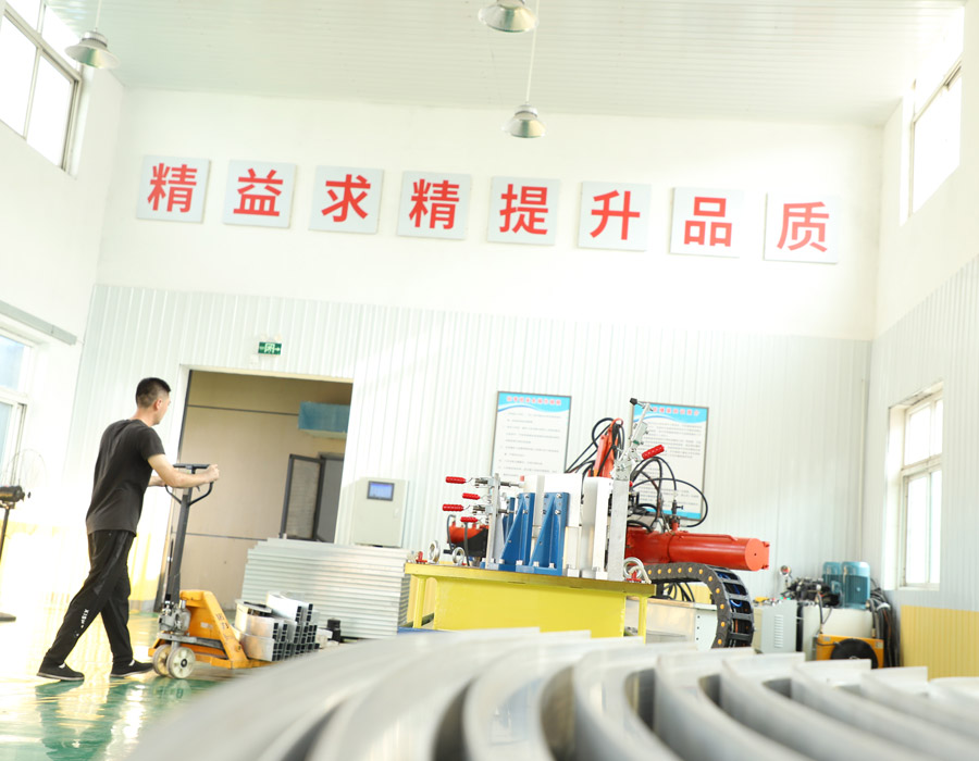 北京拉彎加工廠工業鋁型材折彎時會出現哪些問題
